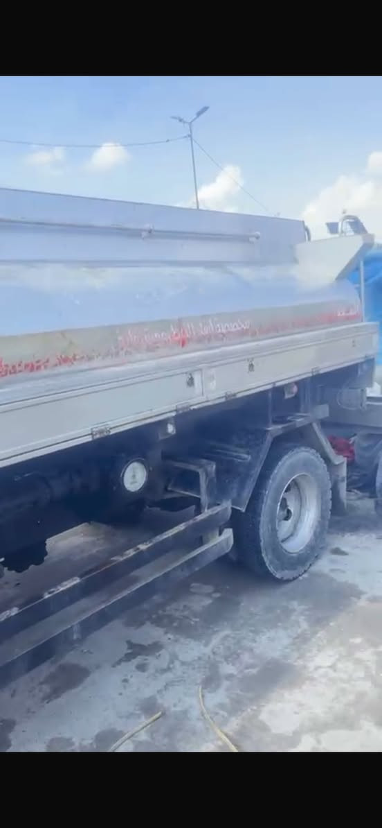 السلام عليكم
كنتر مستيبوشي 2007

الحمل 4400خانتين بلادي سحب دفع عداد ياباني السعر 155$

***********

عنوان السيارة بغداد/كرادة
