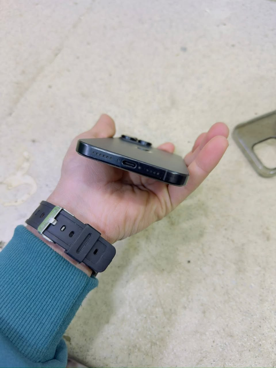 سلام عليكم
ايفوان ١٦برو ماكس شركه ماستر 

جهاز نضافه١٠٠/١٠٠

بطاريته ١٠٠

عدد دورات الشحن ١٢٠مره 

جهاز لا مفتوح لا مصلح لا بي اي شي شرط فحص 

***********
