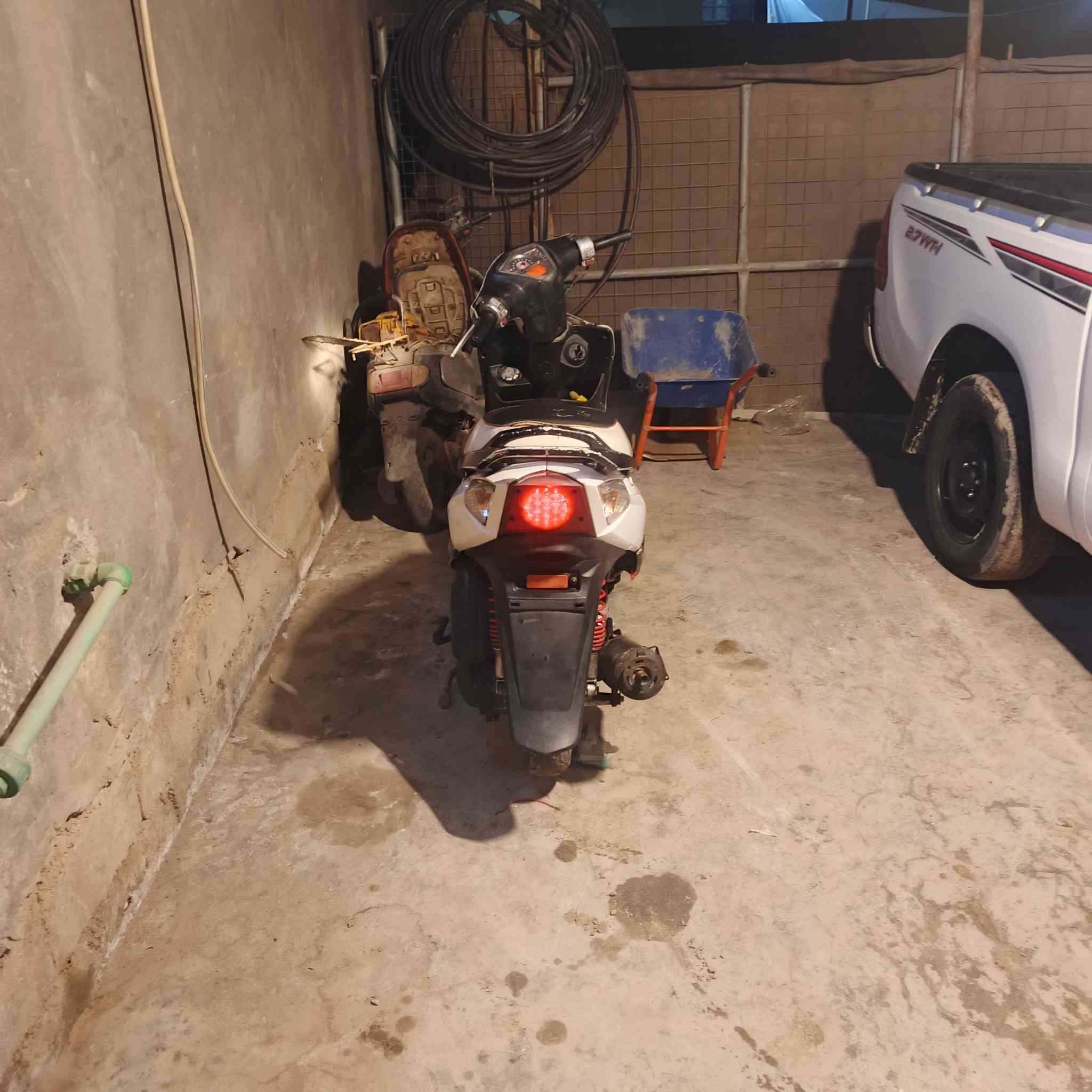 السلام عليكم
كامكو G5  للبيع نظام اربع ولفات محرك كلش چبير ودراجه قويه وخير من الله المحرك مفتوح تعمير كامل شرط النعومه للاستفسار ***********
