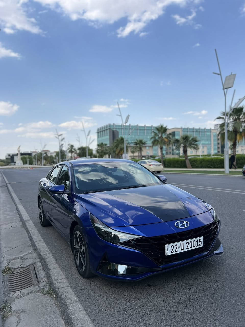السلام عليكم هونداي النترا 2023 لون. ازرق  وارد امريكي
سعة المحرك:- 2000دوش 
🔘 عداد المشي. 64 الف Km
🔘الموديل 2023
🔘 الون ازرق 
🔘شاشة دجيتل متصلة بلكامل
🔘بصمة تشغيل 
🔘بصمة أبواب
🔘 سايد بريك بصمه 
🔘بصمة صندوق 
🔘تشغيل عن بعد
🔘رادار امامي رادار خلفي وجانبي
🔘مانع تصادم بريك ذكي 
🔘تبريد بيانو منفصل
🔘كاميرا خلفية دوارة
🔘كراسي تدفئة 
🔘مانع تصادم  
🔘حساسات اطارات 
🔘مثبت سرعه Cross
🔘اضوية اماميه LED
🔘نضام ترحيب عند الاقتراب 
🔘مانع انزلاق 
🔘دخول ذكي 
🔘نظام قيادة ذاتية 
🔘3 أنظمة قيادة (eco,smart, sport) 
🔘شحن واير ليس 
الحادث بنيد فقط و3 قطع كلير امريكا 
السعر 135$ وبية مجال قليل 
الموقع / اربيل
للتواصل / ***********
