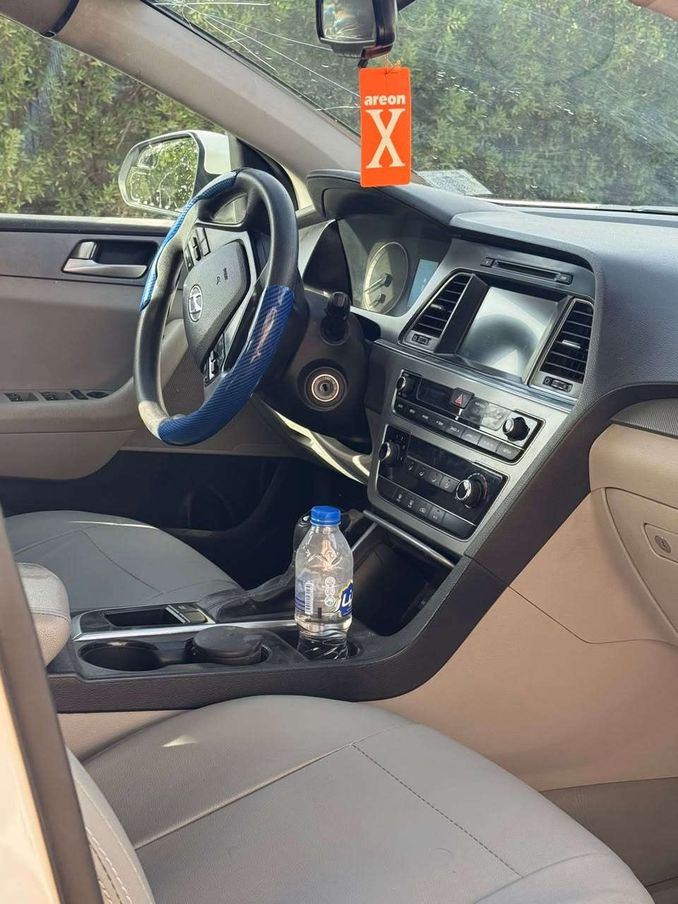 سيارة سوناته موديل 2106وارد امريكي حادثها بابين جهة اليسرى ابيع صفحة يسرى كاملة مواصفات عادية مكينة gdi2400محرك وكير سالم السعر 105
العنوان بغداد***********
