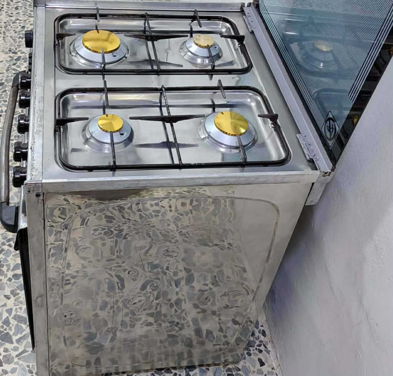 🔥 عرض مميز – طباخ عشتار سوري 4 عيون 🔥
✅ حجم عملي مناسب للعائلة
✅ 4 شعلات قوية وثابتة
✅ فرن شغال وتحميص ممتاز
✅ ستيل مقاوم وسهل التنظيف
💰 السعر: 160 قابل للنقاش للجادين
🔹 للبيع أو المعارضة حسب الاتفاق والقناعة 🔹
✨ فرصة ما تتعوض ✨


**إذا كنت صاحب هذا الإعلان وتريد حذفه لأي سبب، رجاءا أرسل رسالة إلى الدعم الفني**