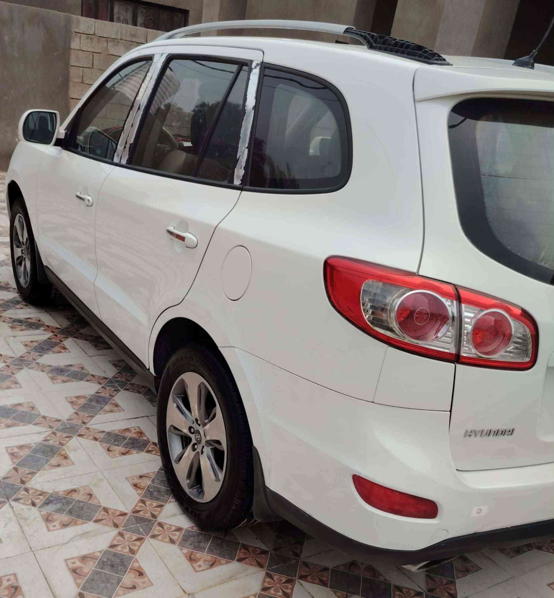 السلام عليكم
سنتافي خليجي موديل 11 (V6) للبيع او مراوس بتوسان موديل ١٦ او ١٧او ١٨ للتواصل ***********
