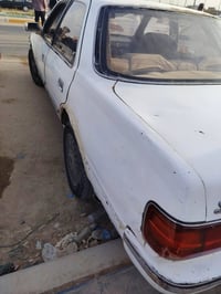 كرستة مسطرة مكفولة من العيب الشرعي والاصوليات سيارة بسمي ب21 ورقة وبيه...