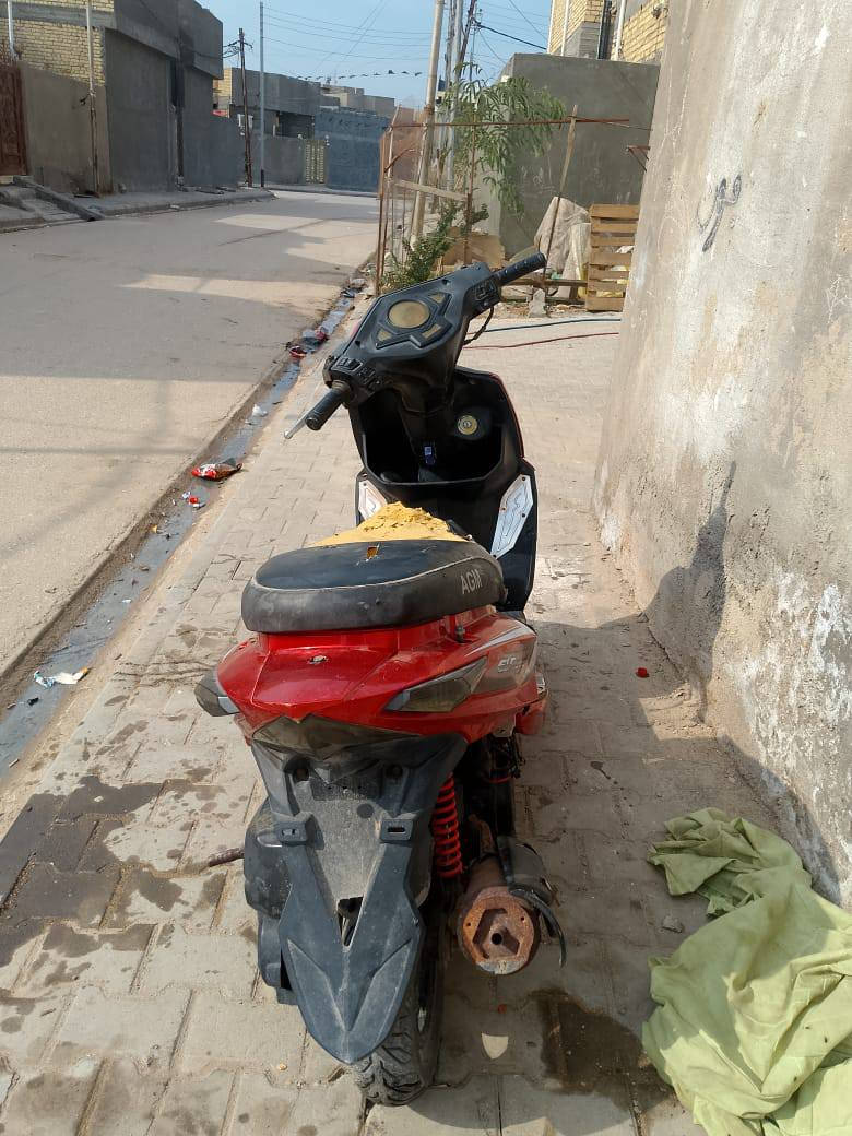 السلام عليكم
دراجه تشتغل هندر سلف 
كهربائيه كله شغاله 
سعره 180 
مكاني باسماوه رقم ***********
