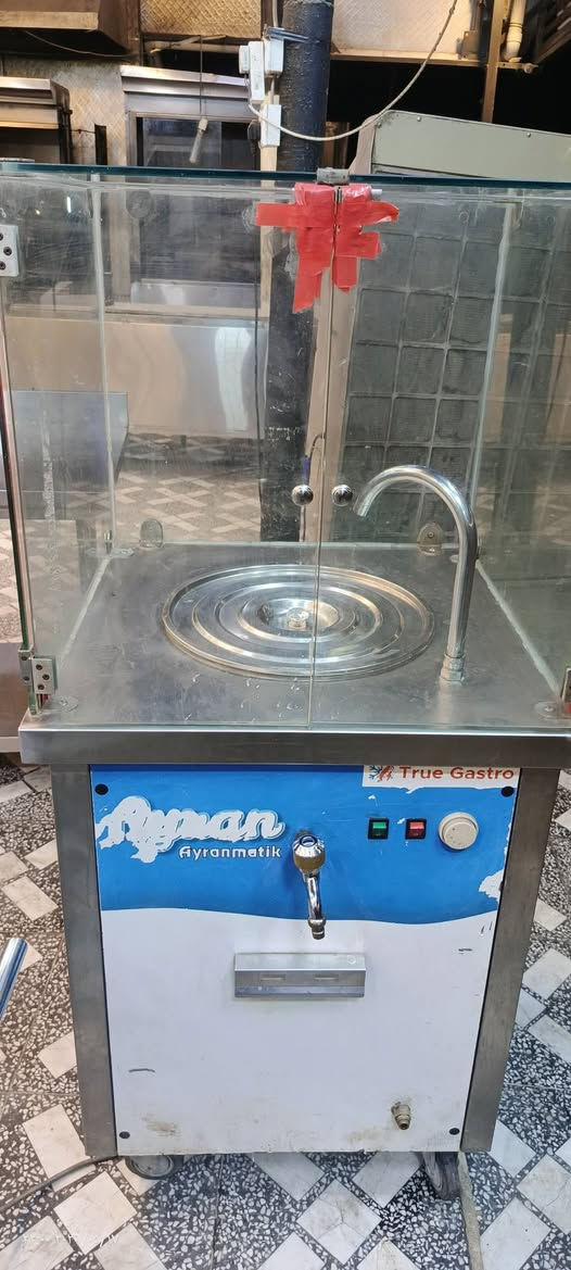 براد مكينة مرتبه لبن وشربت
لبيع الاتصال ‏‪***********‬‏
‏‪***********‬‏
