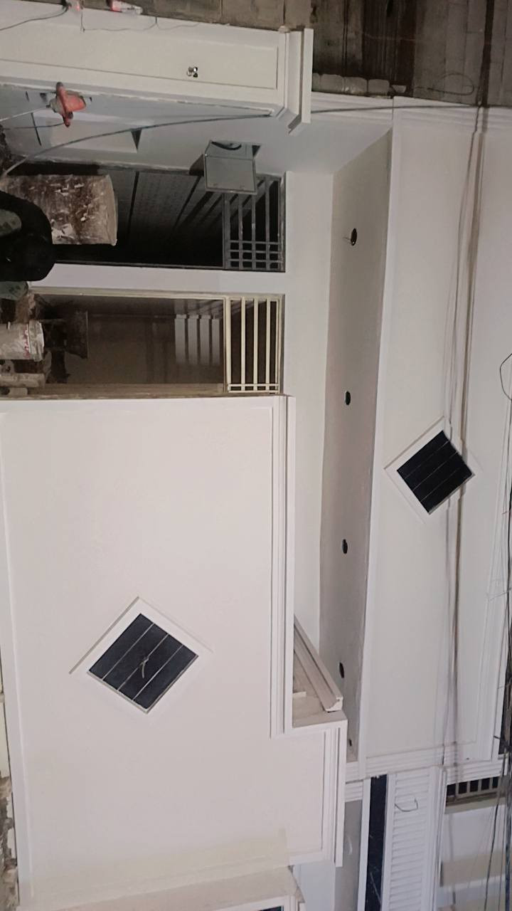 السلام عليكم
بيت المساحه ١٠٠ متر واجهيه ٦ونص نزال ١٦ يحتوي عل غرفة نوم ٦ في ٤ ستقبال ٥في ٤ 
 صحيات خارجية داخلية مطبخ شغل درجة اولي 
سند ٢٥ سويب الشرطة الخامسة 
***********
