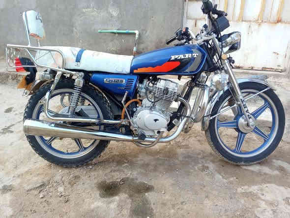 للبيع دراجه بارت موديل 22 (رقم وسنويه)
سوق الشيوخ 
سعر مليون و550 
درجه نضيفه وجاهزه 
***********
