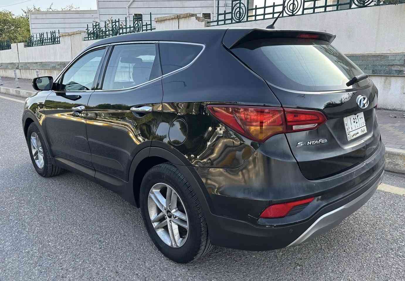 السلام عليكم للبيع هونداي سنتافيه 2018وارد امريكي حادثهه بسيط قبق الصندوق والجاملغ الخلفي بدون دواخل والباقي مكفوله رقم كربلاء بسمنه مشروع وطني سنويه جديده يعني تتحول بل عماره السياره جديده وجاهزه من كلشي رايدهه ب120وبيهه مجال بسيط للستفسار الاتصال
***********مكانهه ميسان حي الصحفين
