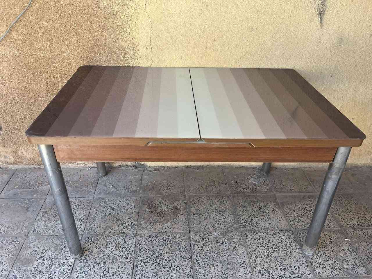 ميز طعام طابقين ينفتح وينسد نضافه جيد جداً 
السعر 35 الف


**إذا كنت صاحب هذا الإعلان وتريد حذفه لأي سبب، رجاءا أرسل رسالة إلى الدعم الفني**