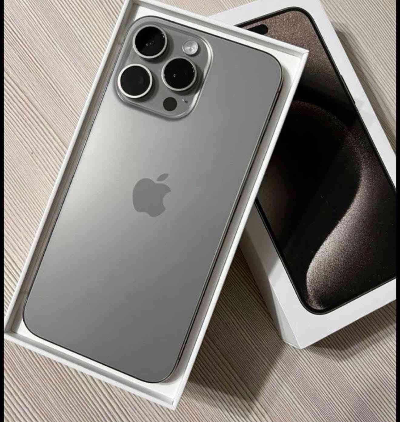 السلام عليكم ايفون 15برو ماكس  لون مميز تنيتيوم ذاكره 256 بطاريه 88 شرق اوسط وتر بروف مامفتوح وفحص وين ميعجبك السعر مليون و100 وبي مجال قليل  ***********
