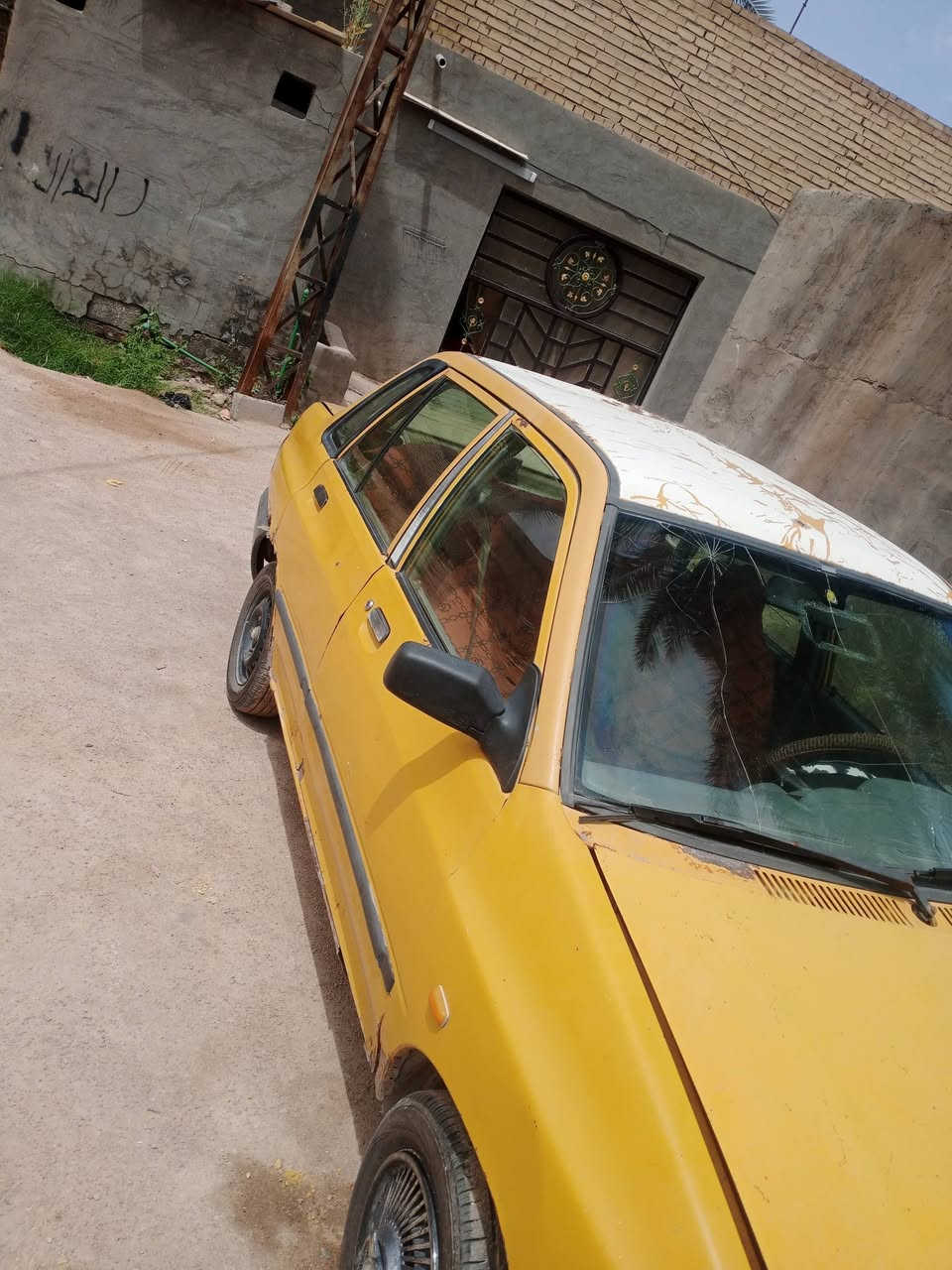 سلام عليكم سابيه مديل 2012 رقم احمر السعر 9وبيه مجال الشراي يتصل ***********
