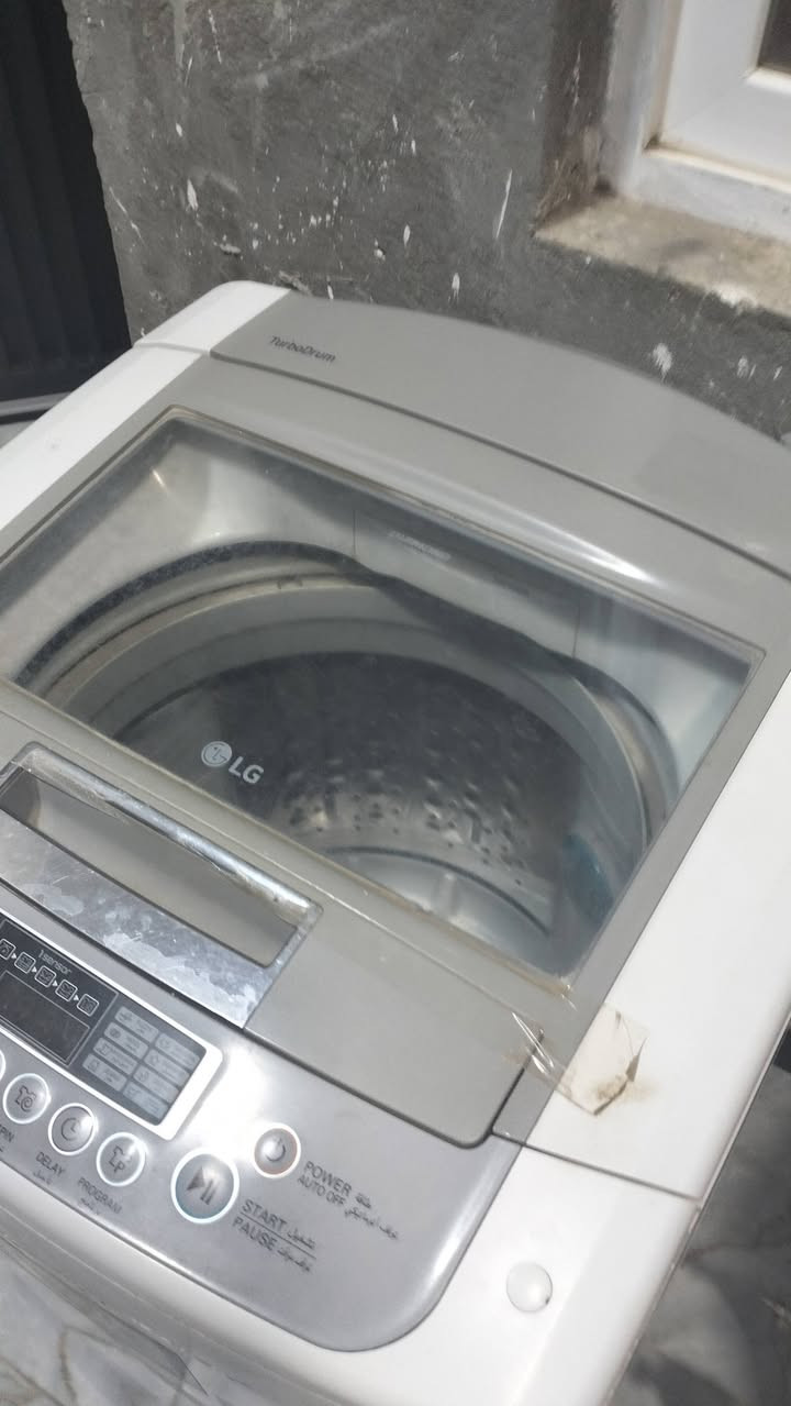 غسالة اوتماتيك فئة LG
غسل وتجفيف مضبوط 
سعر 200 وقابل للتفاوض 
للاستفسار مراسلة أو الاتصال ***********

