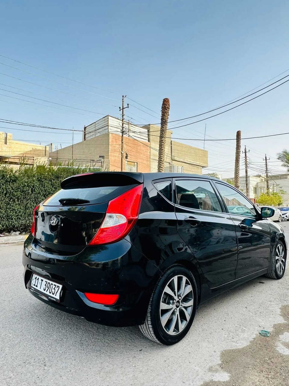 للبيع هونداي أكسنت 2015
رقم بغداد الدولي الجديد 
هزه جديده 
سنويه جديده بأسمي شخصياً 

السياره فوووول مواصفات خاصه

محرك 1600 مكفوول
كير AT مكفوول
صدر زيروو بشرط
سبير منازل بشري 
تخم تاير جديد هستوني شاده
ويل كب بلادي 
سلايد رووف
تدفئه كشنات 
نظام أيكوو تقليل الوقود مانع. انزلاق تراكشن
تحكمات ستيرن جهتين حاكيه أتصال بلوتوث 
مثبت كروس سرعه
دسكات خلفي أمامي
تچوه وسطيه
سبايدر خلفي 
داخل جديد جداً جداً
باتري جديد
ماشيه 65 على وظع الشركه
السياره جداً جديده خاليه من كل نقص
وترايه بعد أحلا منه
وارد امريكي قطعه وحده صبغ فقط 
جميييع الأيرباكات سليمه 
السعر 96 ورقه وبيه مجال بسيط 
مكاني الغزاليه 
***********
