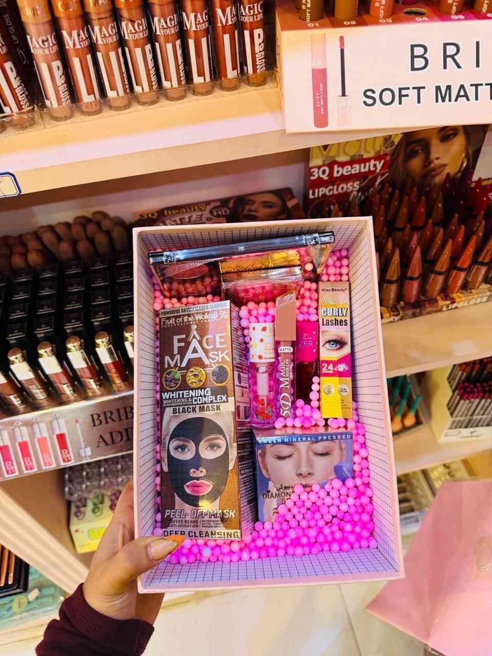 � هدايا عيد الحب جاهزة للملِكة والسلطانة 👑
هديتك الملكية صارت جاهزة 👑
🚚 توصيل مجاني داخل خانقين


**إذا كنت صاحب هذا الإعلان وتريد حذفه لأي سبب، رجاءا أرسل رسالة إلى الدعم الفني**