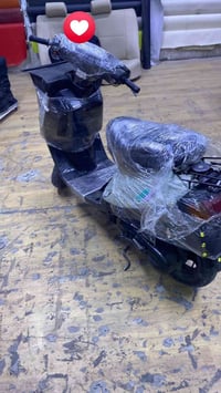 دراجة ٦٠ للبيع كلشي بيها شغال اضويه وكڤراتها كامله المحرك بي صوت كرنك ...