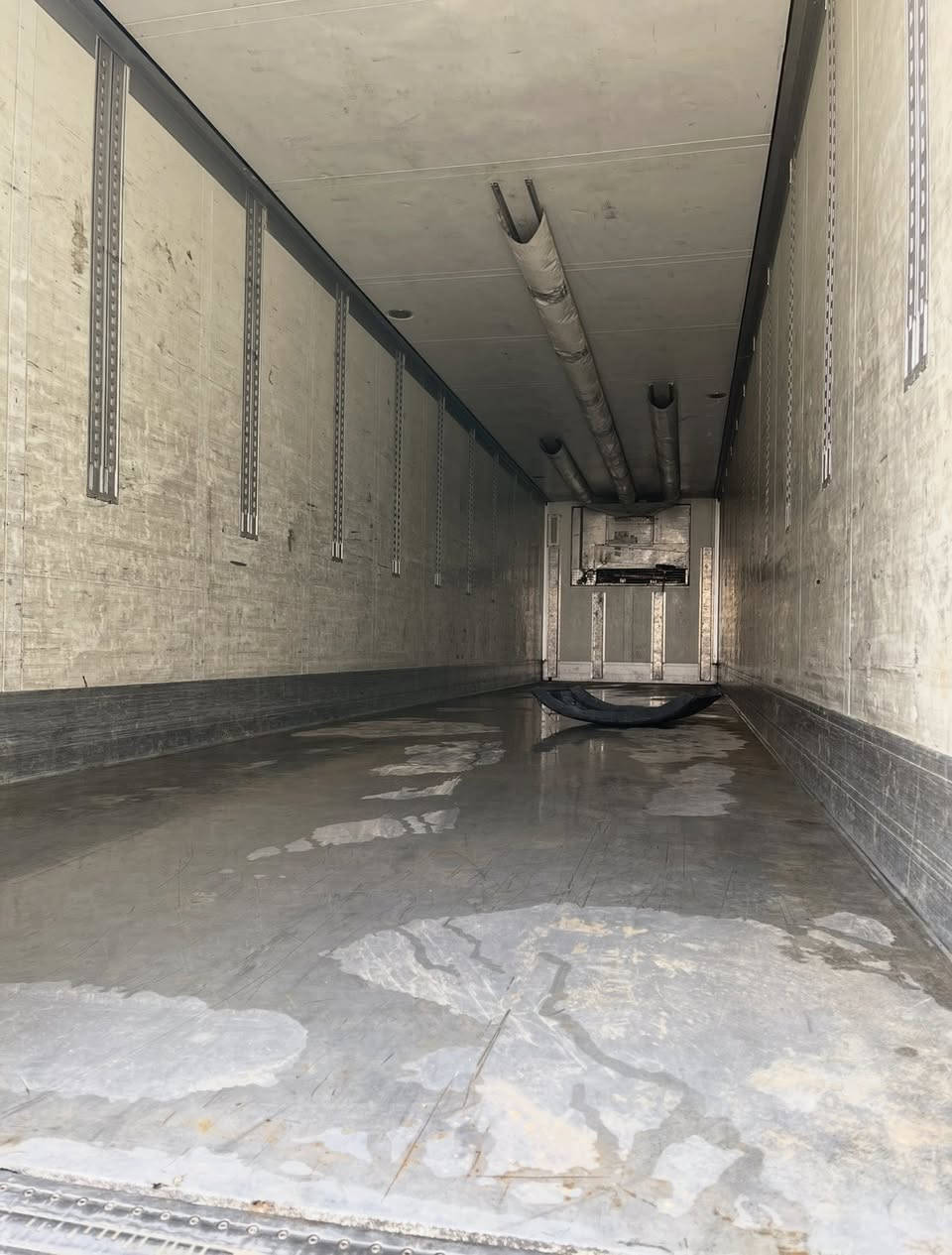 للبيع افيكو براد موديل الراس 2007 والعربانه شمتز 2007   شاصي طويل غاز 34 مكفوله كفاله عامه رقم سليمانية سنويه جديده هزه جديده رقم جديد تبريد تدفئه كير بيانو رتايدر ثلاجه داخليه دبل مناميه برده كهرباء السياره تصرف ابيع ( الراس او الراس وعربانه ) السياره كامله مكمله كبل لشغل للأستفسار اتصال فقط 
‏ ‭ (***********) (***********)
