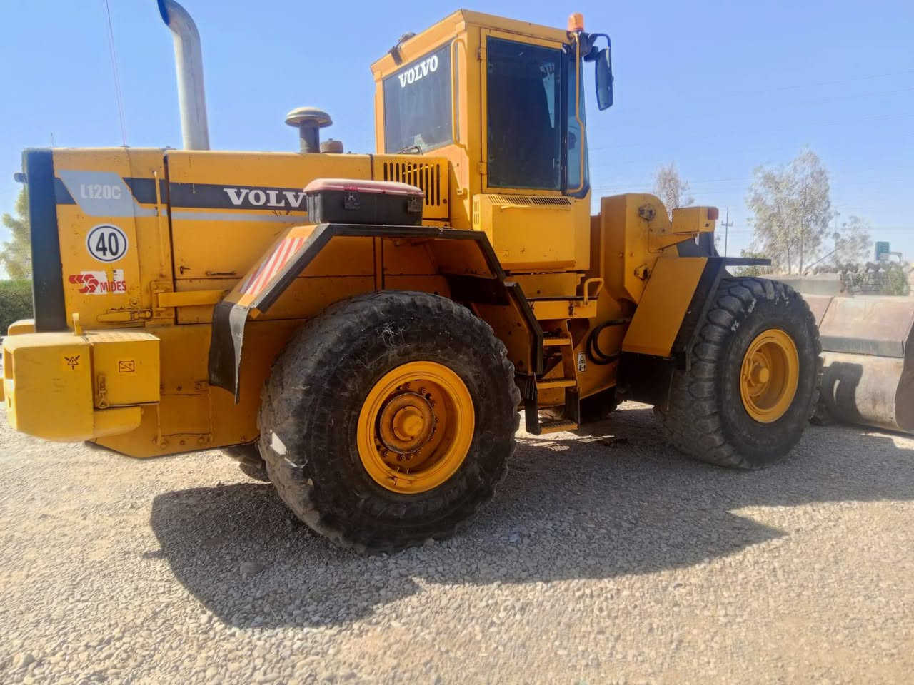 سلام عليكم شفل فالفو حجم 120 للبيع موديل 99 رقم اربيل استفسار على رقم الهاتف ***********
