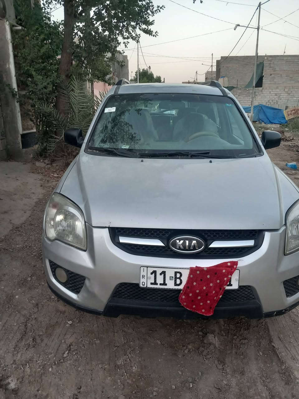 سلام عليكم عندي سياره سبورتج موديل ٢٠٠٩محرك ٢٠٠٠ للبيع السعر ٩٠ سياره بسمي مكان سيارة بعقوبه رقم الهاتف ***********
