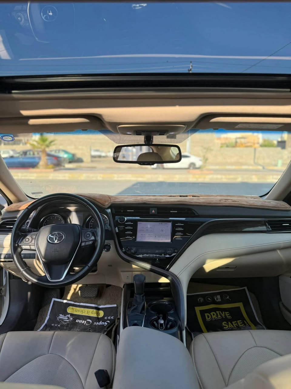 كامري موديل 20 خليجية  ساز مكفوله بيها بارد  اصبعين وسونارها مرفق وياه الصور  مكان السيارة الرمادي سعرها 215 وبيها مجال 
ماشيه 93 كيلوو متر
تحويل او وكاله ثاني يوم 
*********** أربيل, العراق
