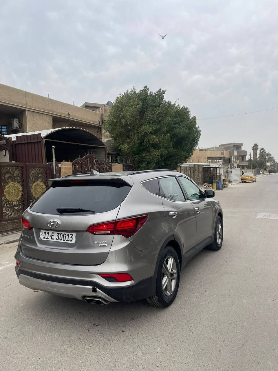 سلام عليكم للبيع سنتافي 2017 رقم بغداد بسمي وارد أمريكي بيه صبغ بنيد نص جاملغ بل عراق صندوك صبغ بدون دواخل مكينه 2400 سياره جاهزه بدون اي نقص سعر 139 سياره بغداد رقمي ***********
