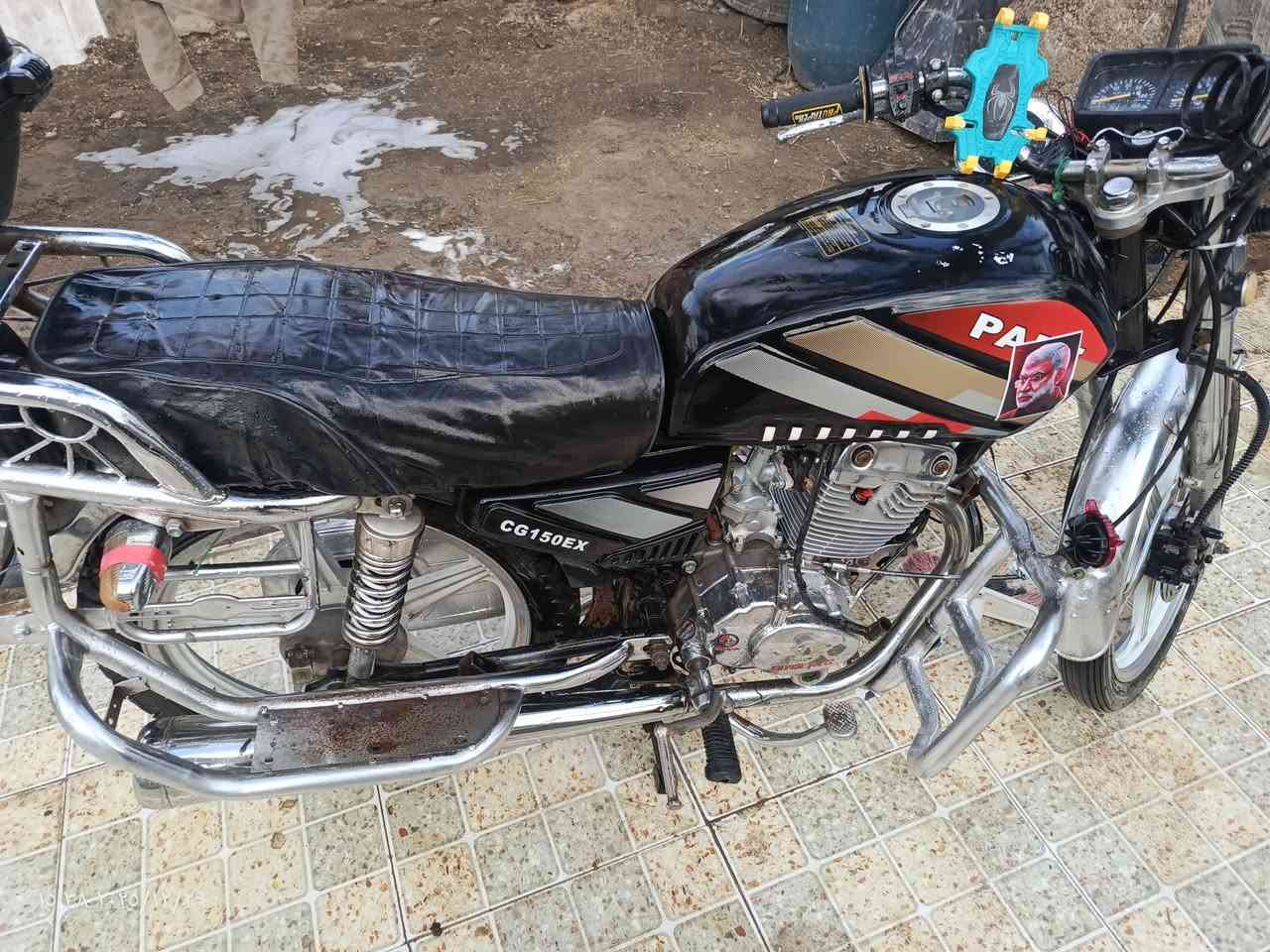 المكان الشطرة
دراجة بارت موديل 2020 كلك مكفولة من سرقة ومن العشاير دراجة نظيفة خير من الله نكرة سلف كهربائيات كلها شغالة رباعية لايتات زنون بك لايت عدادات سرعة و رون 
باتري جديد سعرها 600 
للتواصل *********** وتساب ايضا
