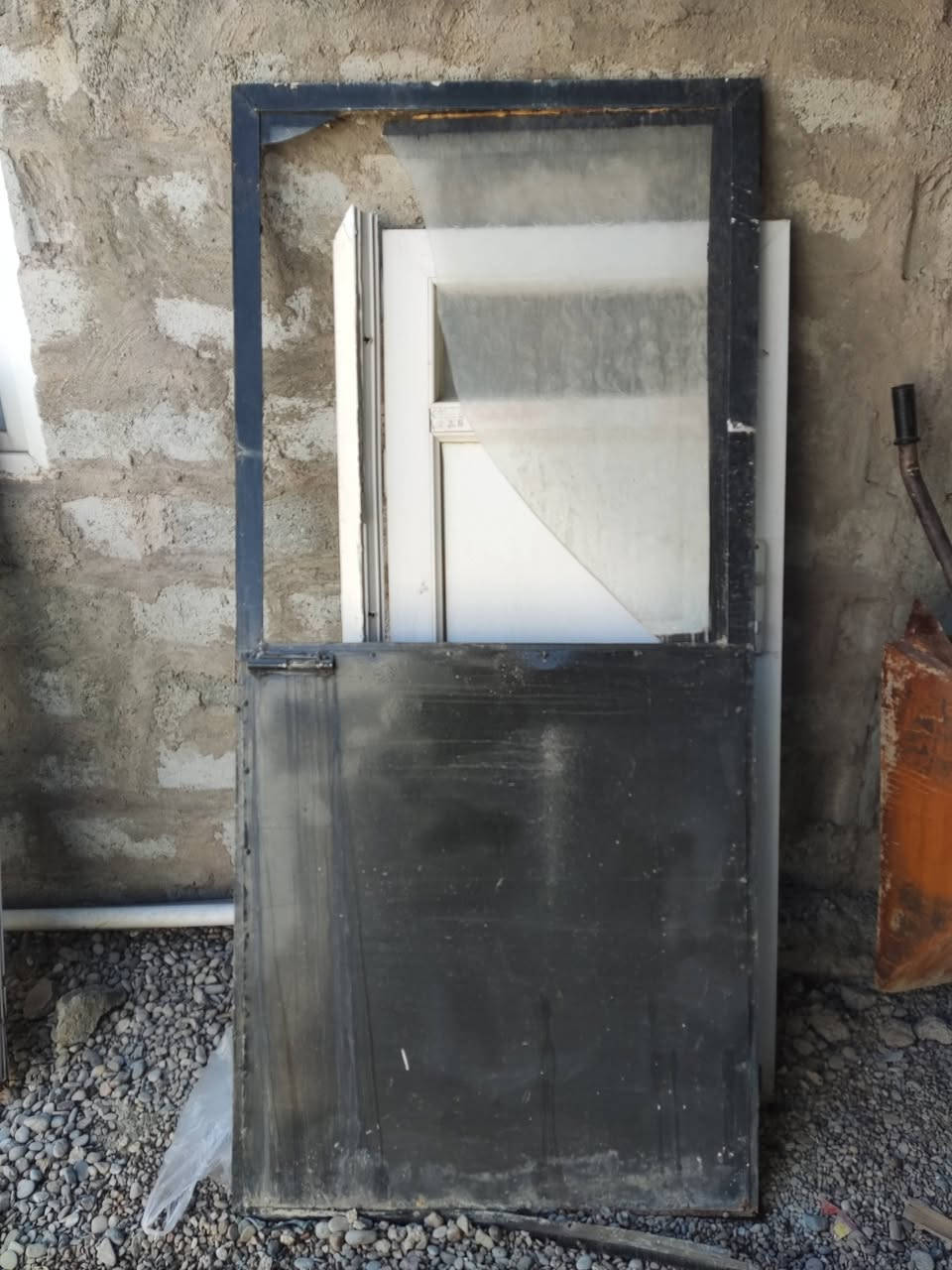 بابين وشباك قيم بما يرضي الله وأخذ ***********
