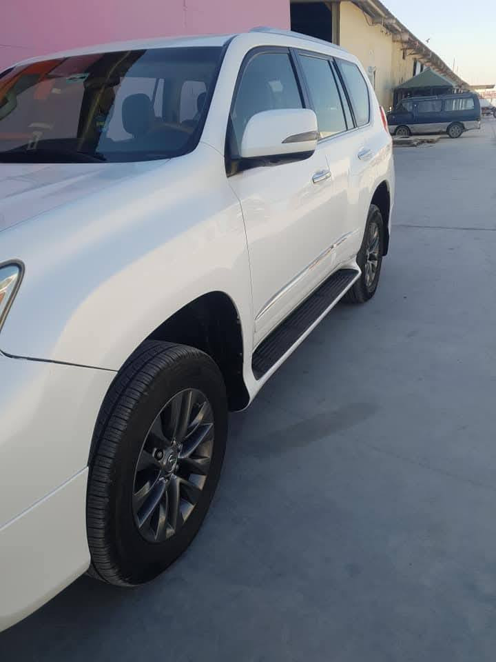 للبيع لكزز برادو موديل ٢٠١٢ خليجي بريمي ٨ سلندر حجم المحرك ٤٦٠٠
رقم بغداد جديد انكليزي مع هزه ومفحوصه لغاية ٢٠٢٩
المواصفات:
رادار +حساسات +جكات رفع +موازنة ميلان
شاشات عدد ٣
مكفوله محرك مع الكير 
السيارة بيه صبغ قطعتين اثر شخوط باب مع جاملغ خلفي الجهه اليمنى
الكراسي الامامية كهربائية مع تبريد وتدفئة
تشغيل عن بعد مع بصمتين 
دخول ذكي مع ترحيب
كشنات جلد
كتلوك مع العده الاصليه
زراكات اضويه 
تبريد ٣ قطعة 
السعر (250 ) وبيه مجال بسيط 
الاستفسار الاتصال بالرقم ***********
مكان السياره بغداد
