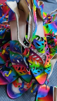 أحذية • ١٠ أزواج • مقاسات ٤٠-٤٣