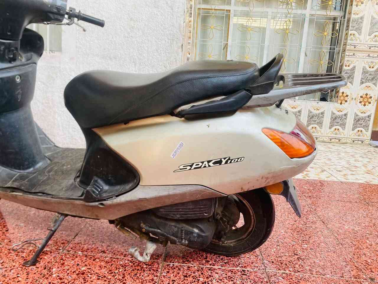 سلام عليكم
للبيع بدايت تبخير بيهة بس زينه نضيفة 
رايدهة ب٢٥٠ وبيهة مجال حك الجيه


**إذا كنت صاحب هذا الإعلان وتريد حذفه لأي سبب، رجاءا أرسل رسالة إلى الدعم الفني**