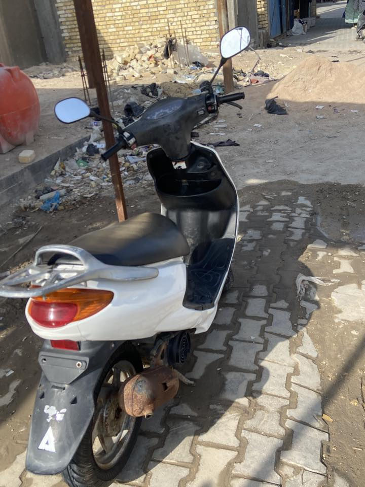 السلام عليكم دراجه دولفين جاهزه فحل نضيفه كهربائيات شغاله سلف وهندر 
***********وتساب
