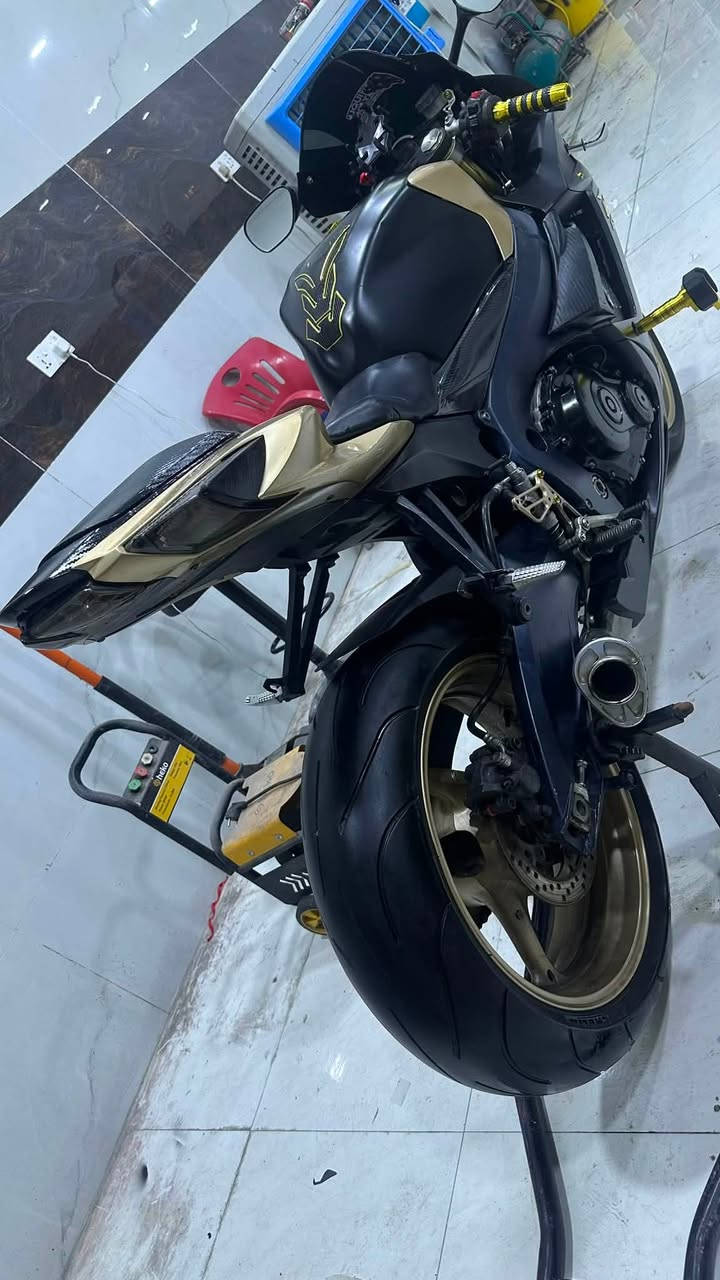 سلام عليكم جكسر 750 كامله جاهزه للاخير مكينه كير كفاله عليه سلايدرات ودوس رياضيه اصلي عليه ادامه بلكات اصليه ريسنك فيت بم ريسنك فلتر شوته kn دهن موتل فلتر دهن kn كلش هوايه بيه شغلات  بيه فقط قبق كلجات نفتح بنقليات واكعه وصاير بيه زرف صغير وفتحته صلحته برمجه 3 مودات سيفتي وبرمجه دوس دراجه كلش قويه بلعافيه على صير من نصيبه سعر 47 بيه مجال قليل تواصل ***********
