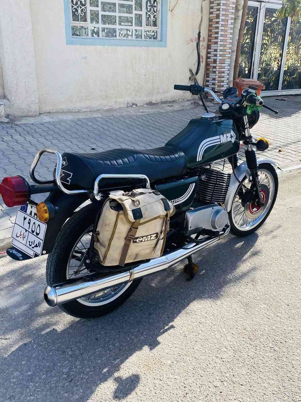 سلام عليكم  ماطور ٨٢ رقم وسنويه بدون راعي لحيم بلخشم فقط سايس ٢ عل شرط تفتح يمي ماطور متعوب عليه ومكينه نغمه فولل مكاني نجف سعر ١٧٠٠ وبي مجال حك جيه رقمي ***********
