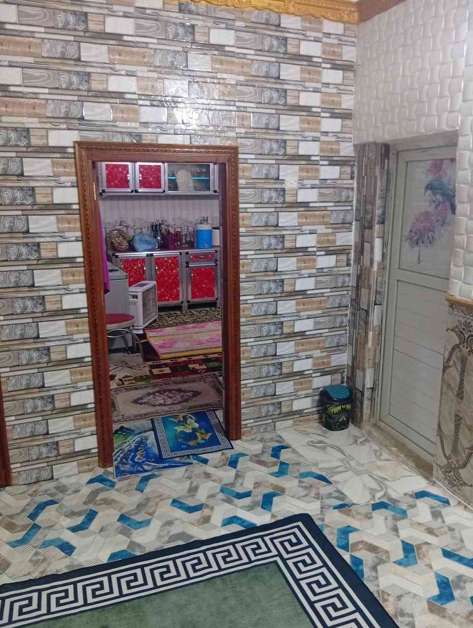 دار للبيع ورديه خارج شارع المشجرقرب الملعب مساحه 300السعر 50بي مجال***********
