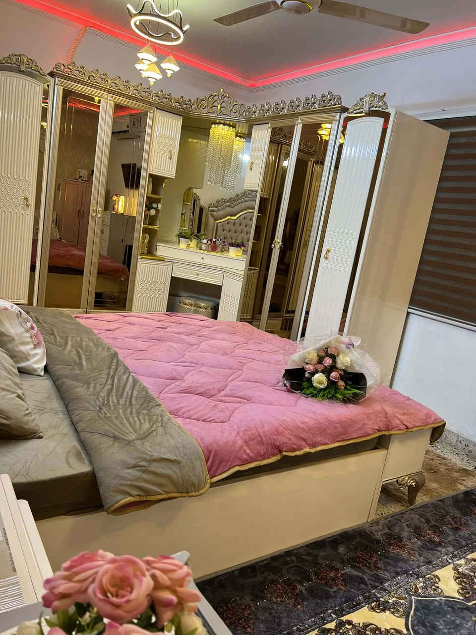 غرفه تركي ضخمه مرتبه 

 عنوان بغداد حي اور قرب علوة زويني
