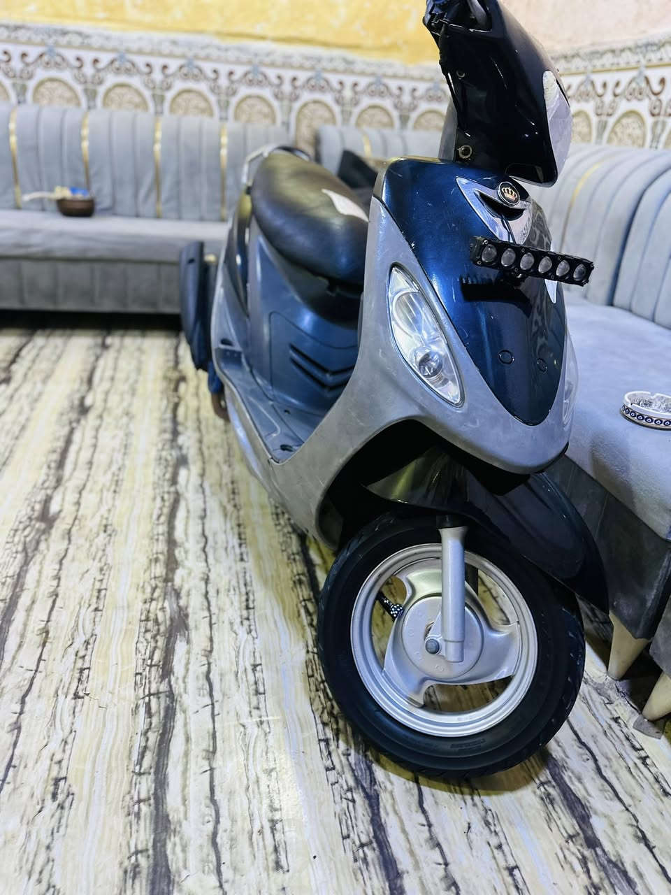 سلام عليك شباب درجه قجمه البيع درجه نضيفه شوفت عينك درجه كفاله عامه مكينه جديد تايرات جد كلشي جيديد العوان يصره شارع ميثاق الجمعيات الإسكان والسعر خاص ***********
