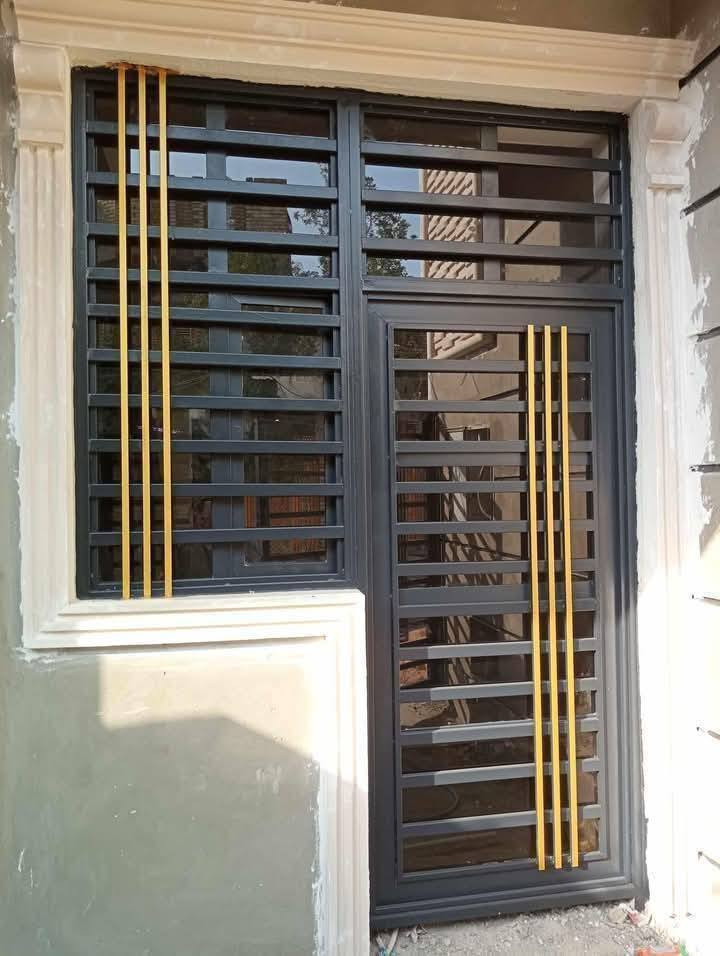 سلام عليكم  تنضيف بواب وشبابيك وشد جام بسعار مناسبه وتساب  *********** هاتف R ***********
