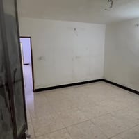 شقة طابق اول عائلة فقط عنوان حي الزهور خلف مستشفى الطفل  للأستفسار 077...