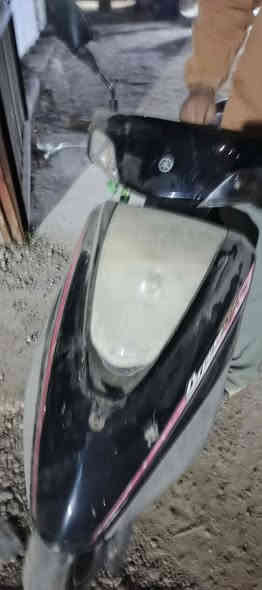 بريز دراجه نضيفه بس كوم حديد لان طفت وماشتغلت  سعرهه 350  مكاني الكاضميه  ***********
