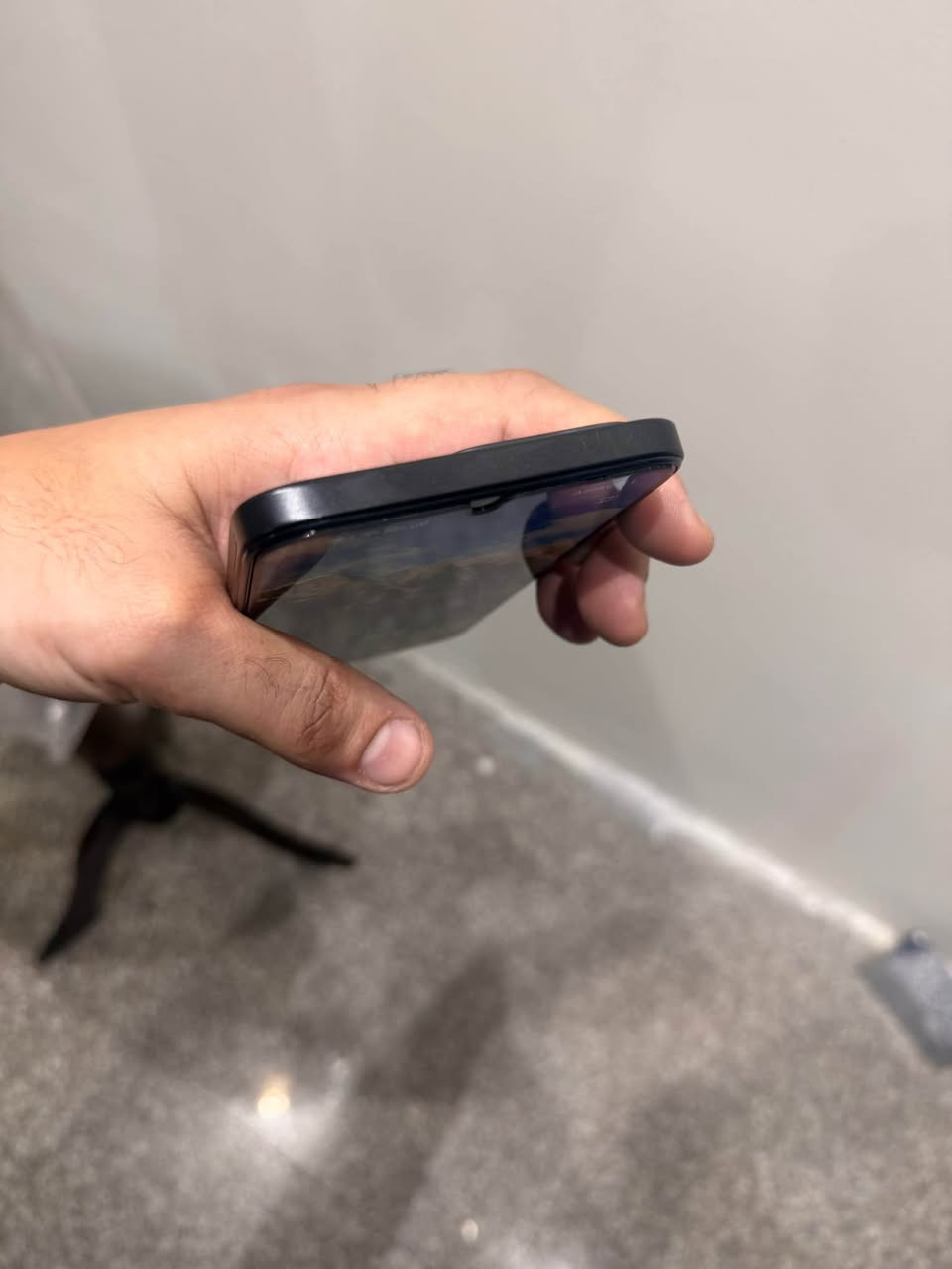 بيع مستعجل اشتريته قبل يومين وهسه احتاجيت فلوسه ريديمي 15c اصدار هايه السنه معروفه مواصفاته وكلش زين بطاريه 6000 والذاكر 256 شحن سريع 33واط موجوده كل ملحقاته وموجود الضمان هم 18 شهر من شاومي ومعروفه مواصفات مكانه الدوره الصحه واكو توصيل داخل بغداد رايده ب250 الف نفس فلوسه مثل مااخذته ابيع لان مستعجل عليه *********** بغداد, العراق
