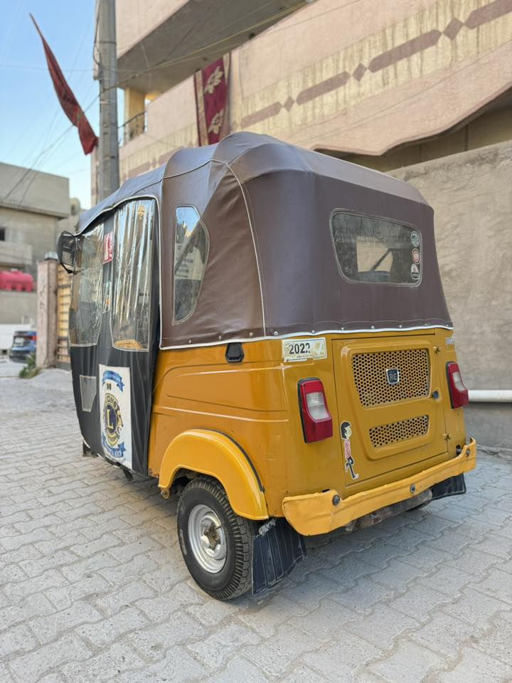 السلام عليكم اخوان بجاج موديل 2021 شهر 6 لا تنقيص لا تبخير مامجفتة ابد تجي واشوف بعينك محرك مكفول كشرها مثل ما موضح بالصور بيها ضربة وراجعة عالباردة جوة البك لايت الايمن مامبين ابد تكتك خير من الله خياسات مابيها وشوفها بالصورة لا معمر ولا مصبوغ 
السعر 7000 وبيها مجال حك الجية 
مكاني بغداد الحرية الثانية 
للتواصل او استفسار اتصل 
***********
