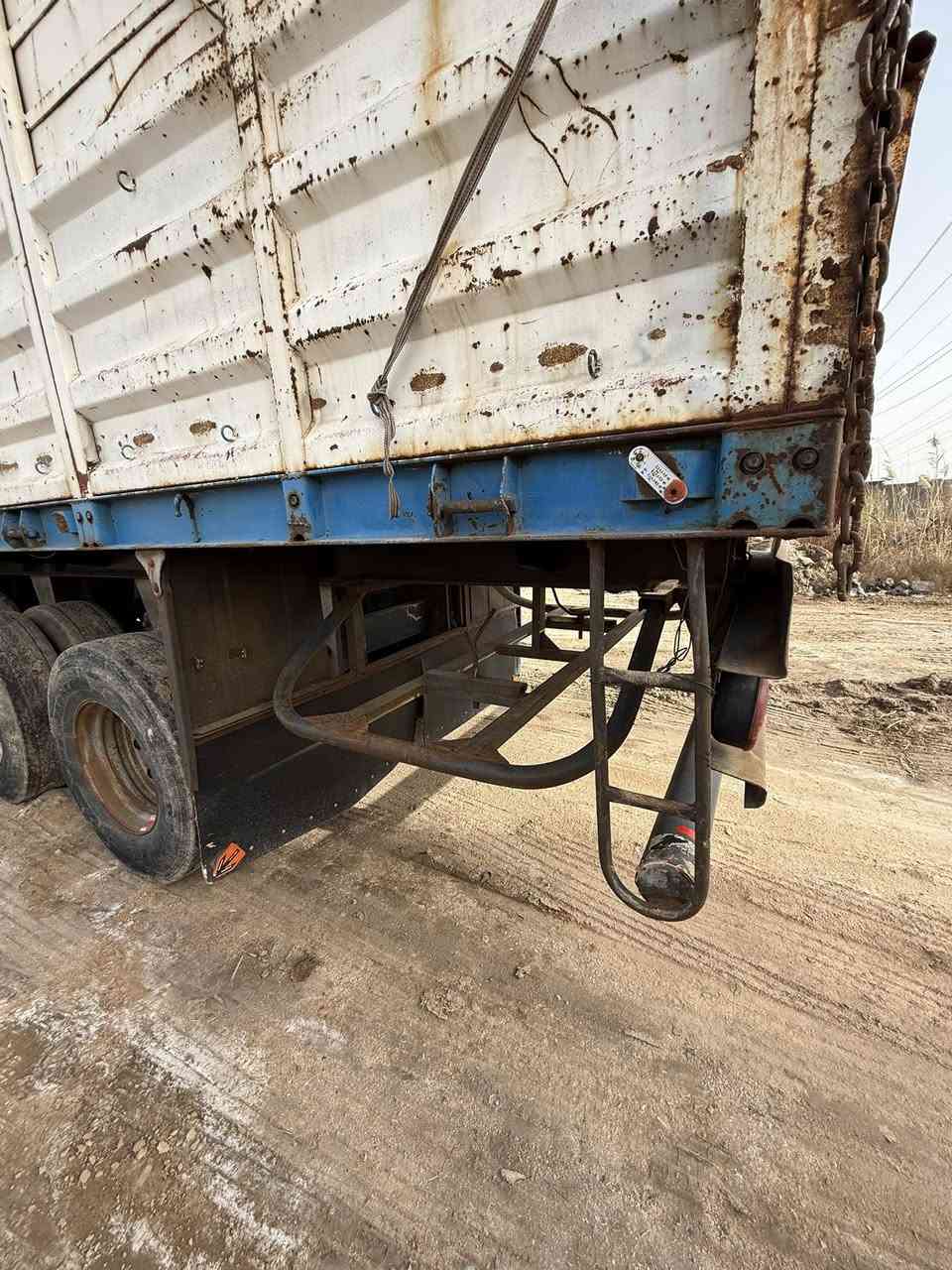 سلام عليكم
البيع عربانه 
شاصي ١٤ دناكير ثنين ١٤ واحد
 ١٣ مال دوله مربع 
طول ١٢ ونص 
تايرات نص عمر عربانه جاهزه وحلوه 
مكان السماوه لاستفسار اتصل ‭٠٧٨١ ٨٨٠ ٩٠٧٨‬ /***********
