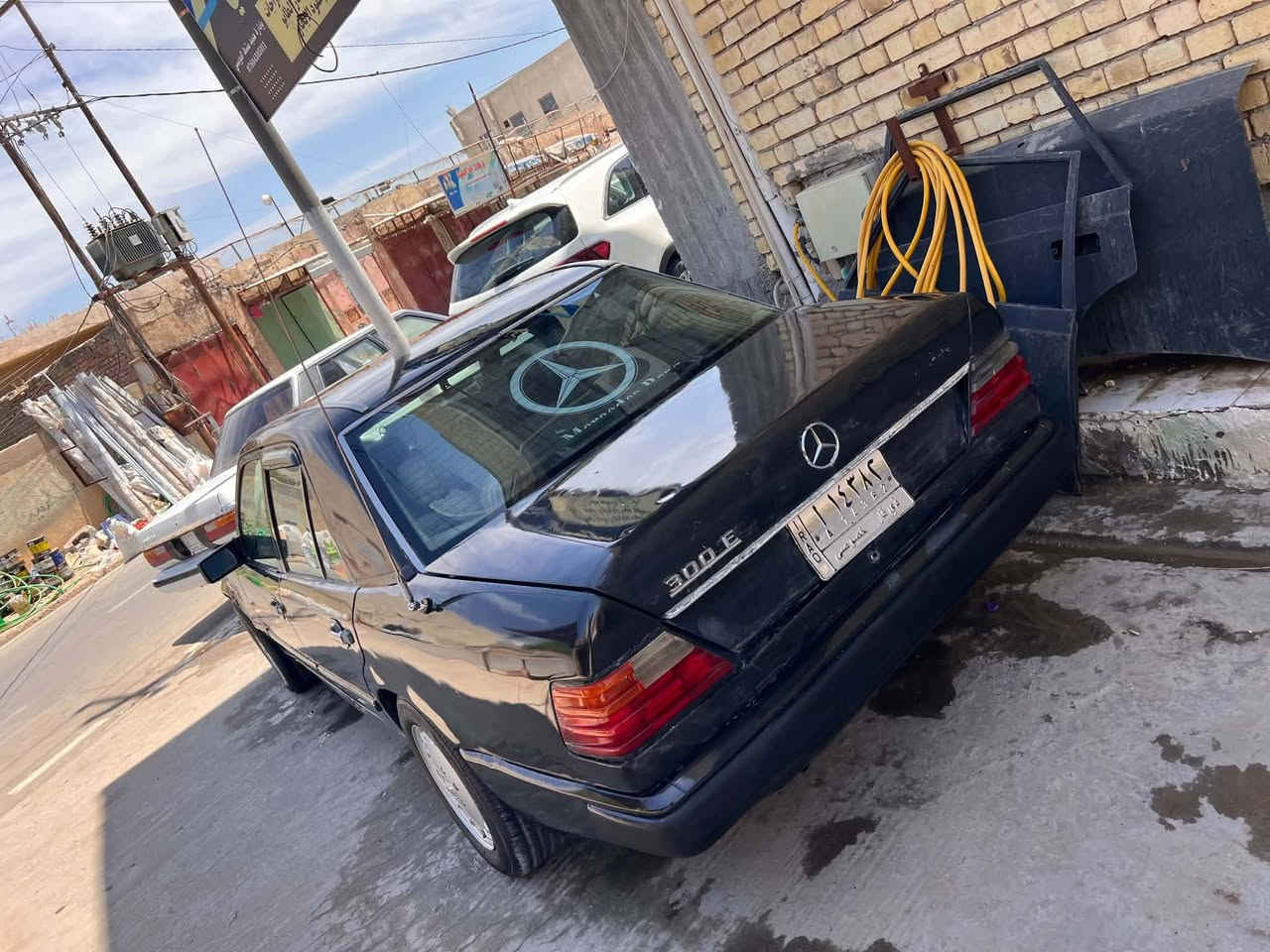 السلام عليكم
مارسيدس 
رقم ذي قار سنويه جديده ل٢٧ 
تحويل مباشر مشروع وطني 
كير ومكينه ففتي بالكارتون جدد 
تبريد ثلج❄ 
سياره جاهزه الف ما تصرف عليه 
السعر ٣٥ وبيه مجال للشراي 
المكان ناصريه قلعه سكر 
***********
***********
