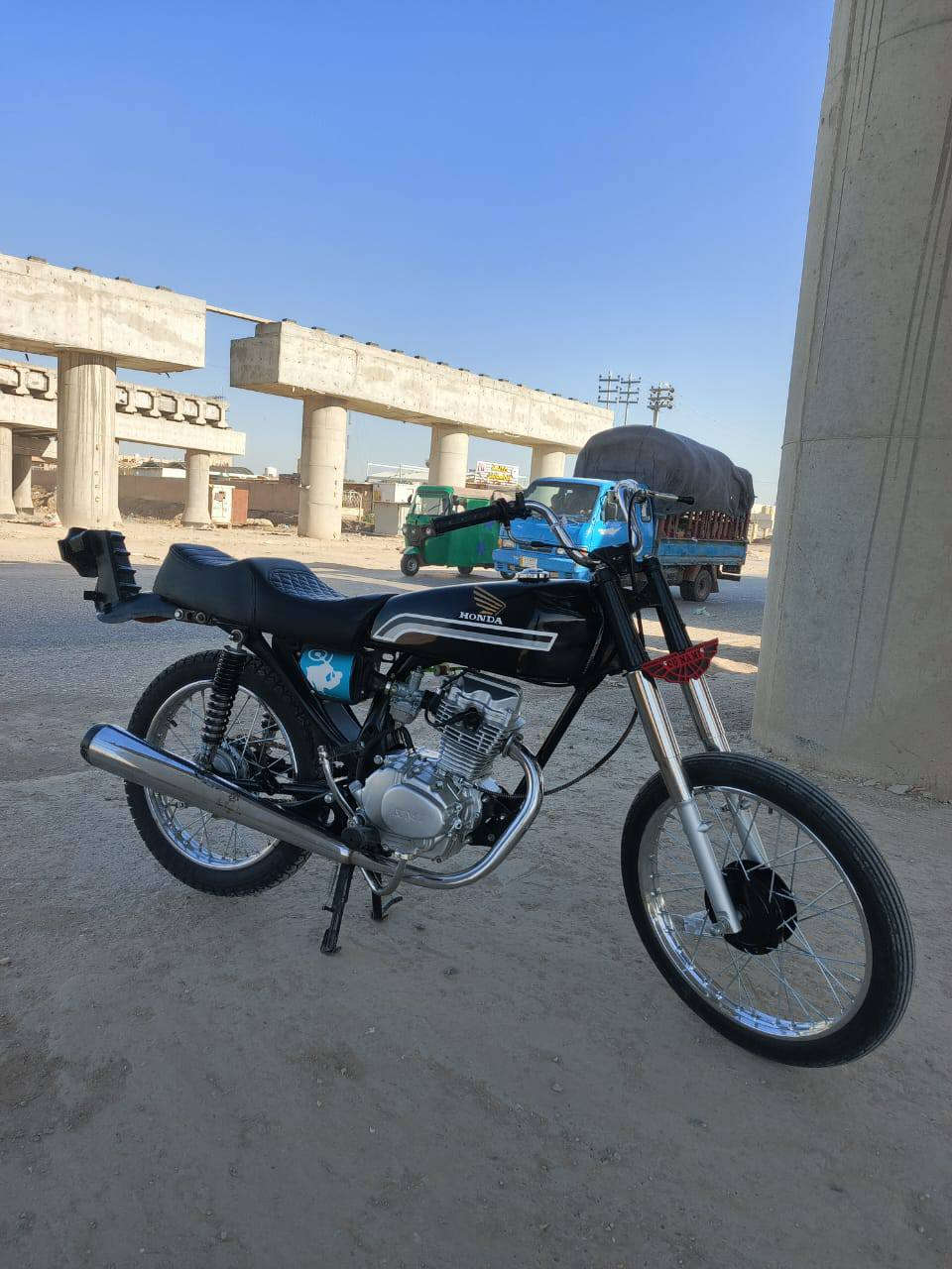 تعميره 25
وشاصيه17 اوراق شبه الصولي 👉
دراجه نضيفه 
سعره650 وبيه مجال بصيط 💵💵

مو شراي لاتعبني ولاتعلق من يمك 

مكانيه دوانيه حي الجامعه  👉

***********
