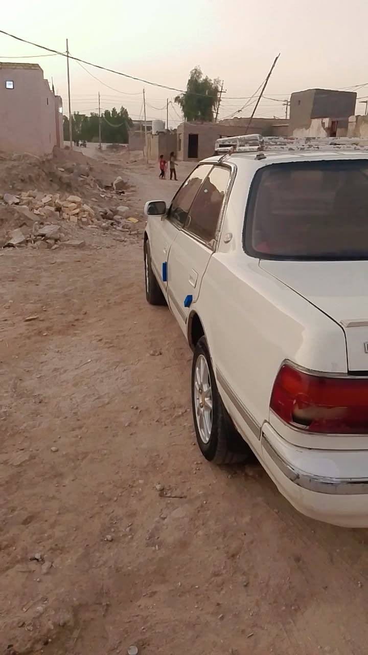 السلام عليكم سياره للبيع شيزرمقفوله ومكينه توقيرها خير من الله راعيها ثانيم يداور سعر 29 وبيها مجال ***********
