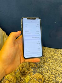 آيفون ١١ برو ماكس • ٢٥٦ • سلفي واقف
