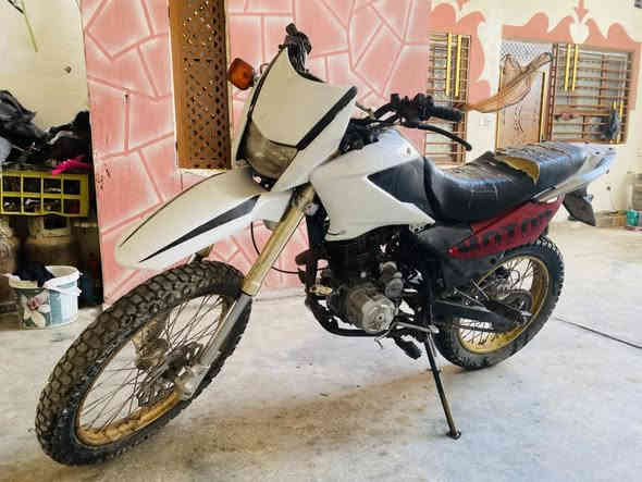 لبيع كيوار 300cc كهربائيات كامل محرك لا صرف ولا صوت سعر ٤٠٠ اتصال ***********
