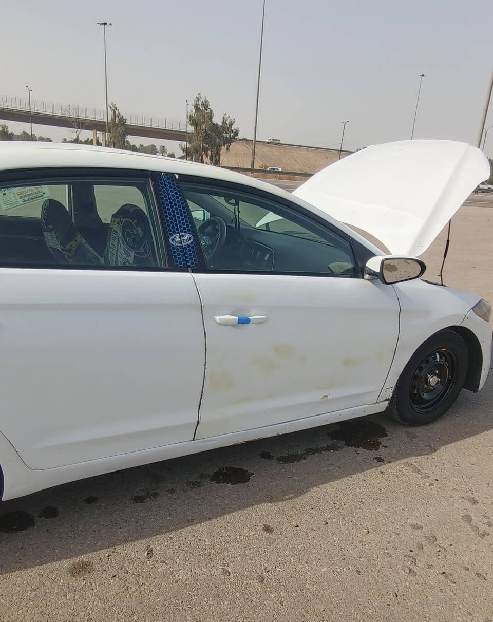 السلام عليكم
النترا امريكي 2018 مكاني بغداد ناحية الرشيد 
فول مواصفات  فتحة سقف 
بصمة شاشة تحكم جيهتين 
تدفئة كشنات الارضية مجلدة 
داخل اسود تبريد منفصل جهتين 
مكينة مكفولة كير مكفول وتبريد 
صدر امامي خلفي جديد 
ماشية 250 الف ميل
رقم بغداد جديد باسمي
سنوية جديدة لل 2031 
مصبوغة عام كشرهة موضح بالصور 
ابيع هذا الموجود
معروضة ب 90 ورقة 
للاستفسار *********** اتصال او واتساب
