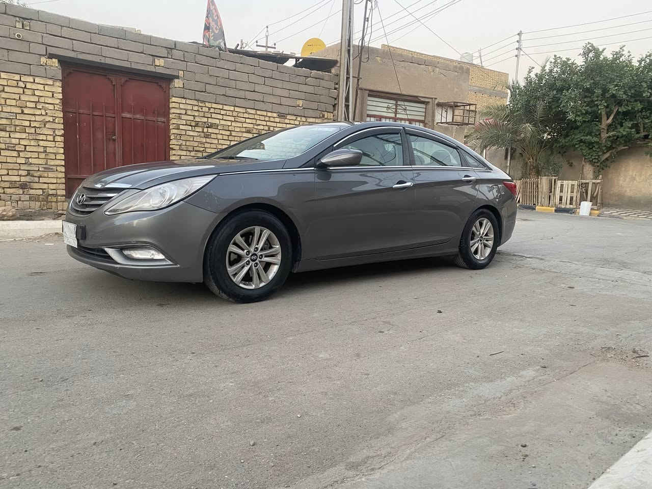 سوناتا 2013 وارد أمريكي بيه جاملغ امامي جهة السايق تبديل والجاملغ الثاني صبغ فقط وبارد بالجاملغ الخلفي بدون اي ضرر داخلي 
السعر 92 وبيه مجال 
مكان ذي قار 
للاستفسار ‭0783 260 7175‬
