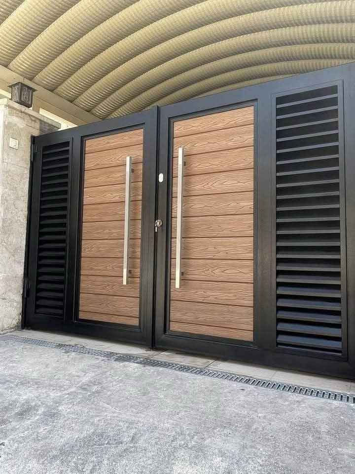 العرض لمدة 4 ايام ب350 الف  فقط
وترجع الاسعار القديمة 
التفاصيل 
باب 2 متر طول
عرض 2 متر ونص … .. سلايت+ طلاقتين حسب الرغبة 
الحديد ثقيل 2 ملم( حقيقي) شرط الفحص
الباب كامل ب350 الف 
البيع مباشر 
■بدون نقل او شد ■ البصرة, العراق


**إذا كنت صاحب هذا الإعلان وتريد حذفه لأي سبب، رجاءا أرسل رسالة إلى الدعم الفني**